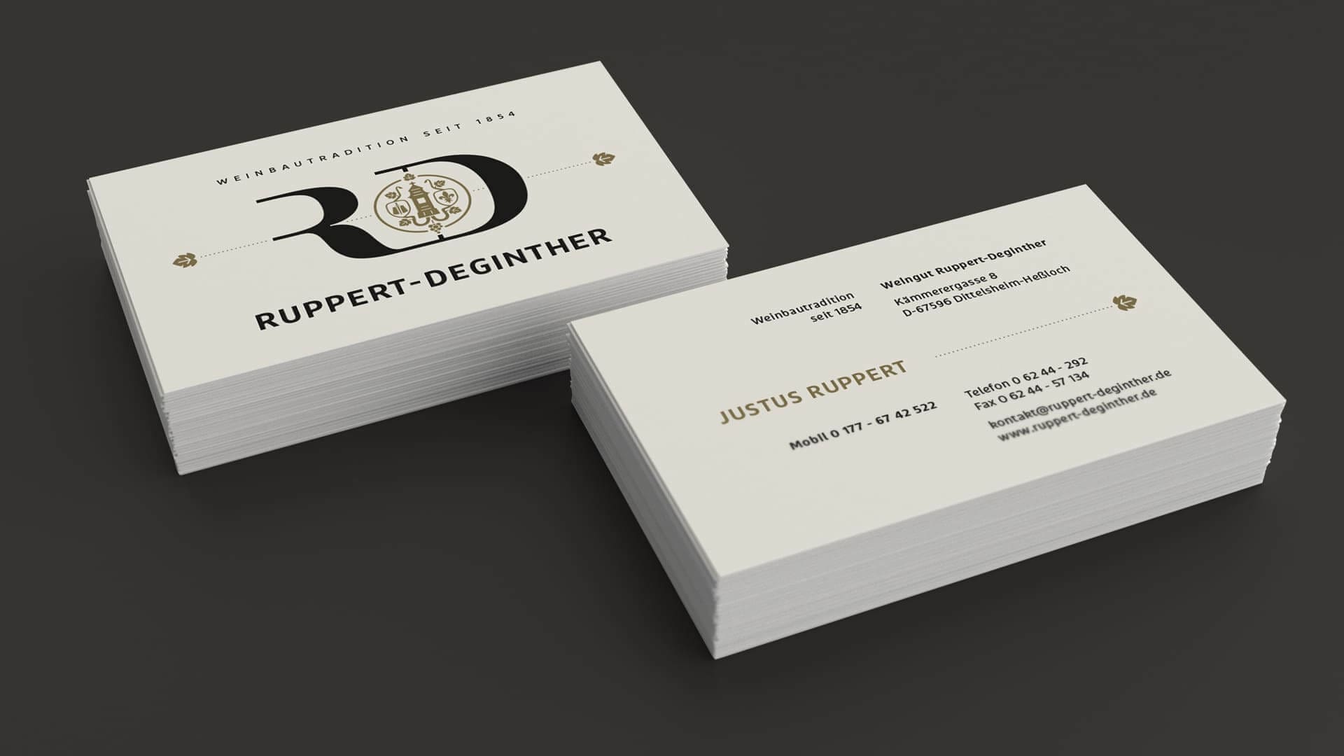 Corporate Identity Design für Ruppert-Deginther | Ein ausgezeichnetes Weingut in Rheinhessen | Darstellung der Visitenkarte (Vorder- und Rückseite)